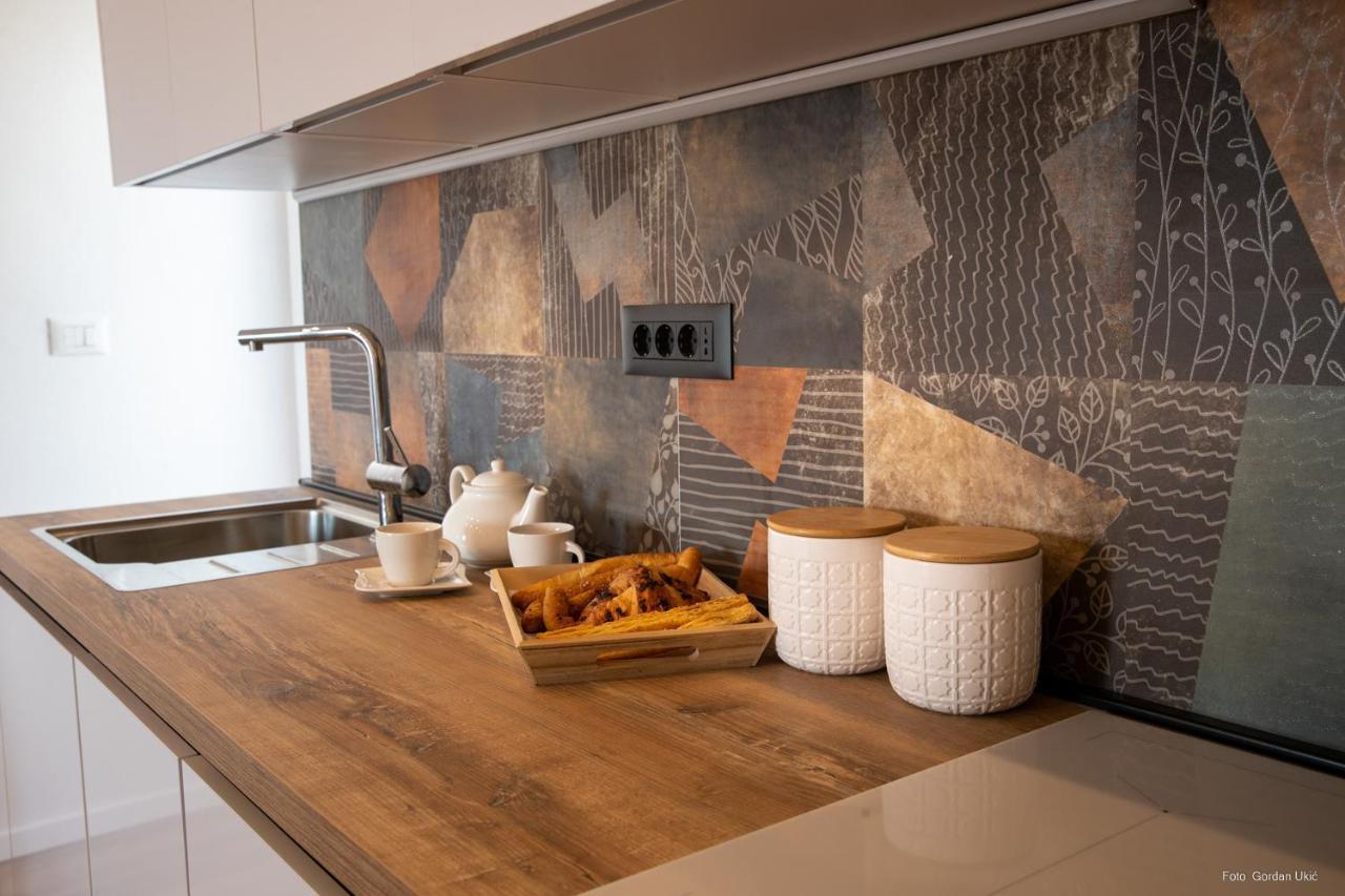 Blue Sky Apartment Ровинь Экстерьер фото