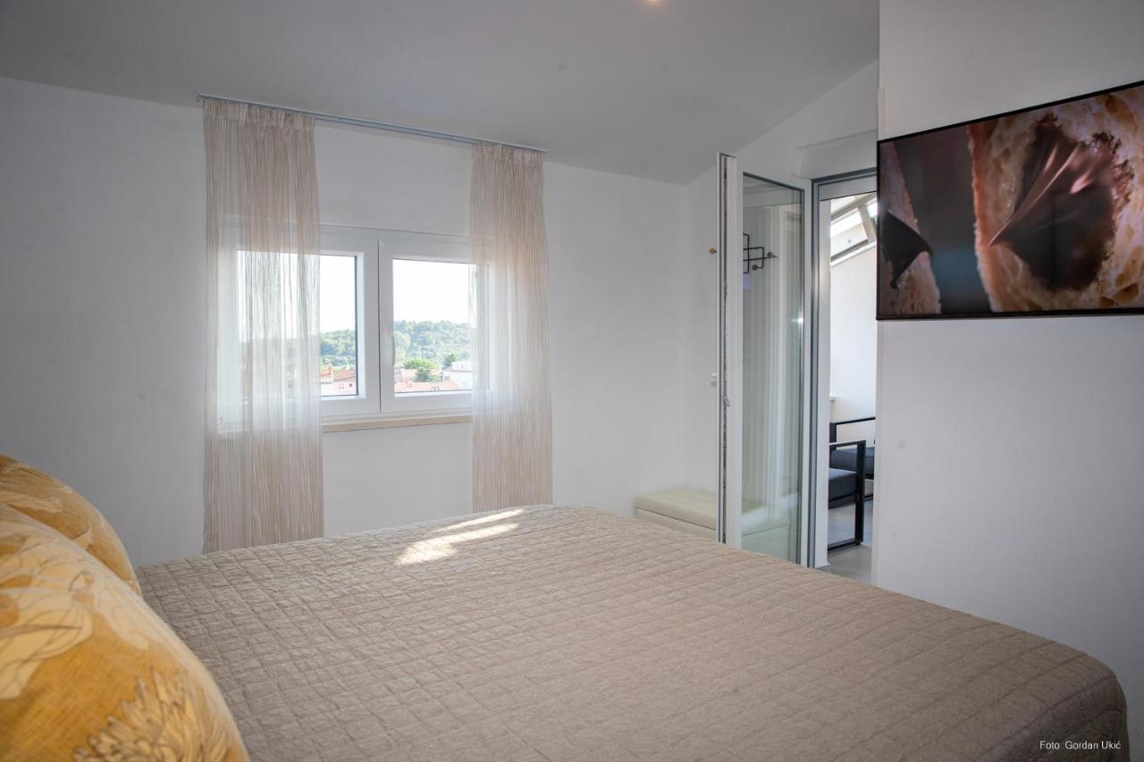Blue Sky Apartment Ровинь Экстерьер фото
