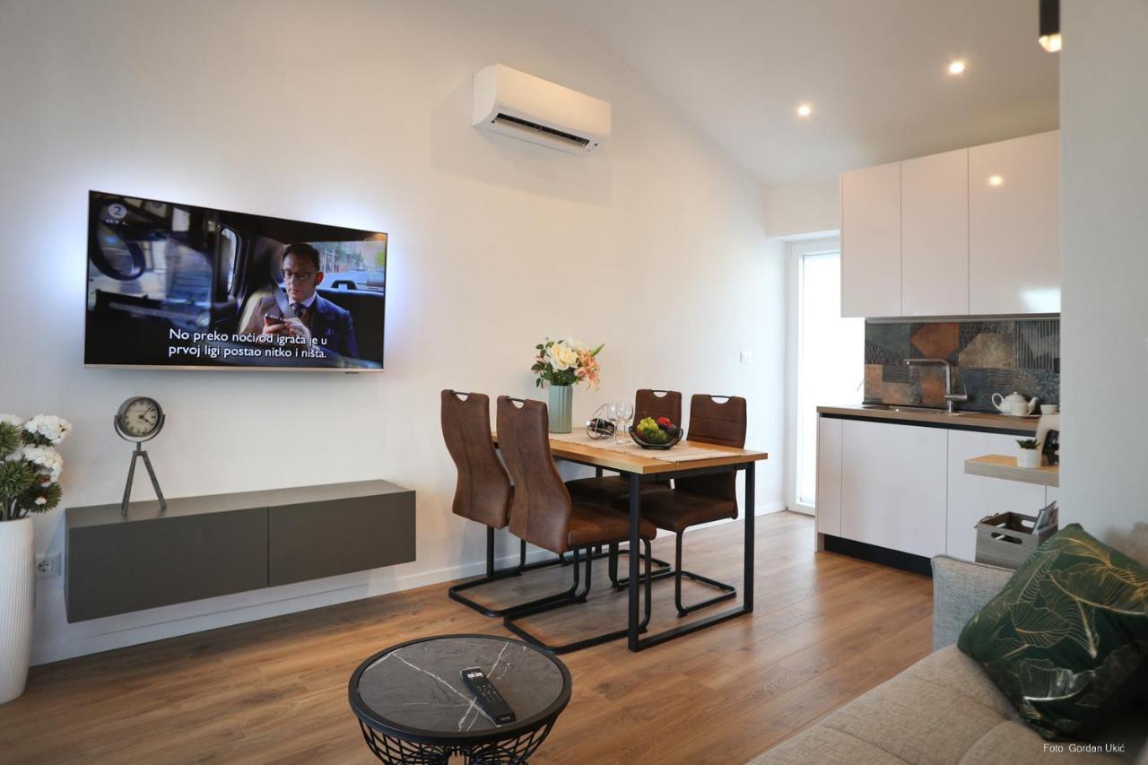 Blue Sky Apartment Ровинь Экстерьер фото